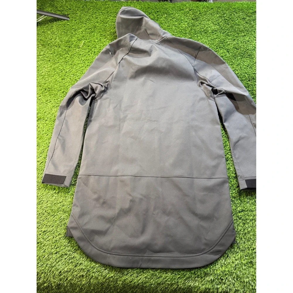 Nike Protect Shield UCONN Huskies Dri FIT Hooded Parka Jacket Gray‎ Men's Med